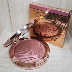 Revolution Splendour Ultra Glow Highlighter - Luminous Rose Gold